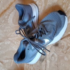 Nike downshifter running shoes size 7